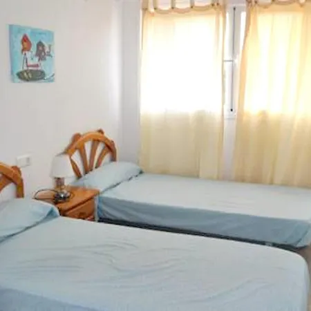 With 2 Bedrooms In Denia, With Wonderful Mountain View, Pool Access... Apartment *